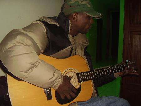 FKN STATION à la guitar au YOU DOUBLE KEY CI
