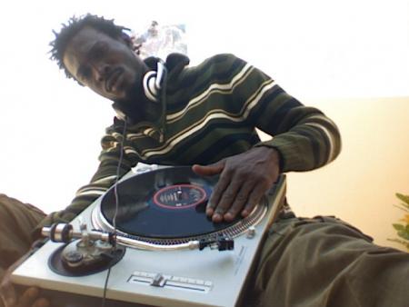 DJ ALLA ON DA MIX
